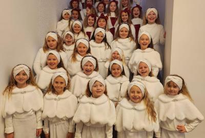 Kouzlo vánočních bublinek: mažoretky Bublinky rozzářily vánoční jarmark