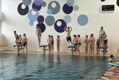 Plavání pokračuje