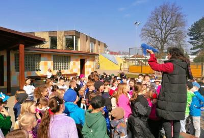 Šedý ostrov – Pohádky bydlí v knížkách